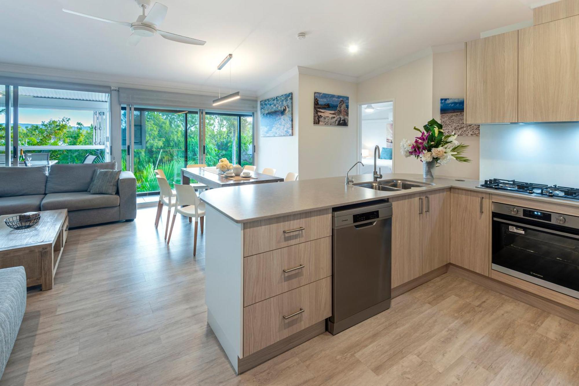 Oasis Apartments On Hamilton Island By Hiha Exterior photo